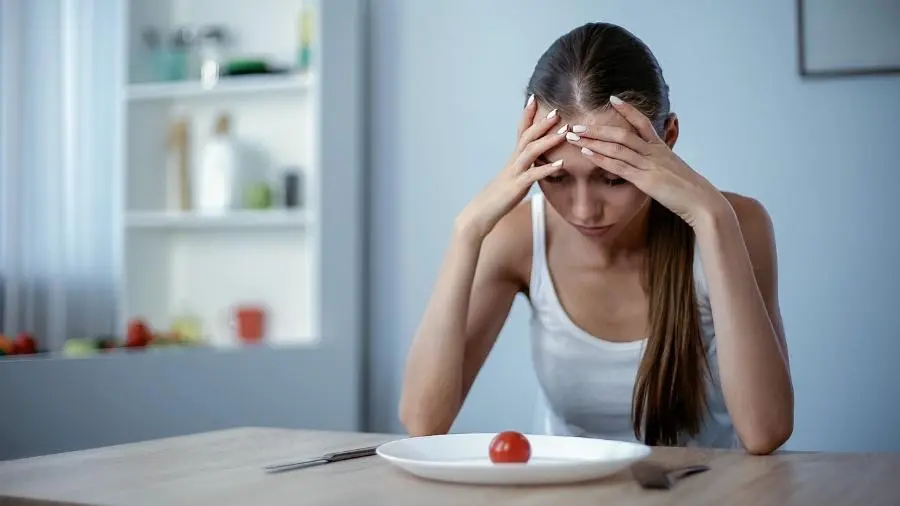 Entendendo as causas da fome antes de dormir